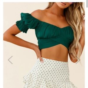 🦚🦚Green Off shoulder Crop top feom Hello Molly